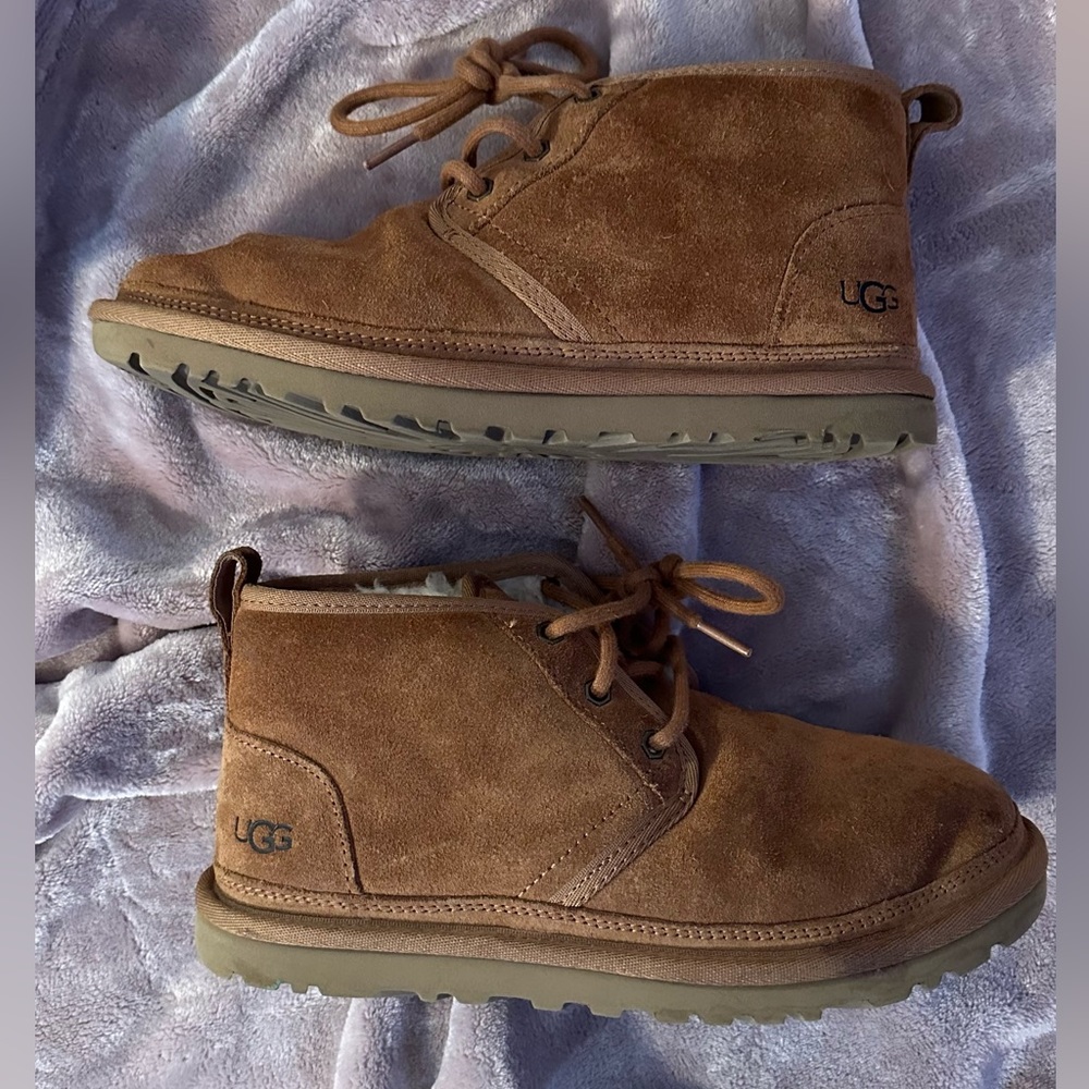 Tie Uggs